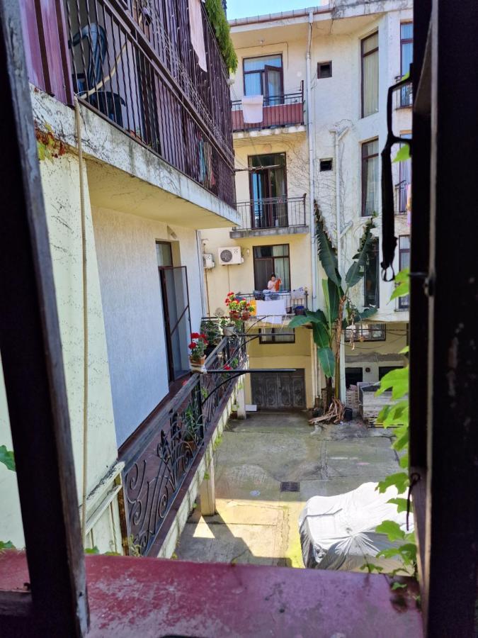Apartment In バトゥーミ エクステリア 写真